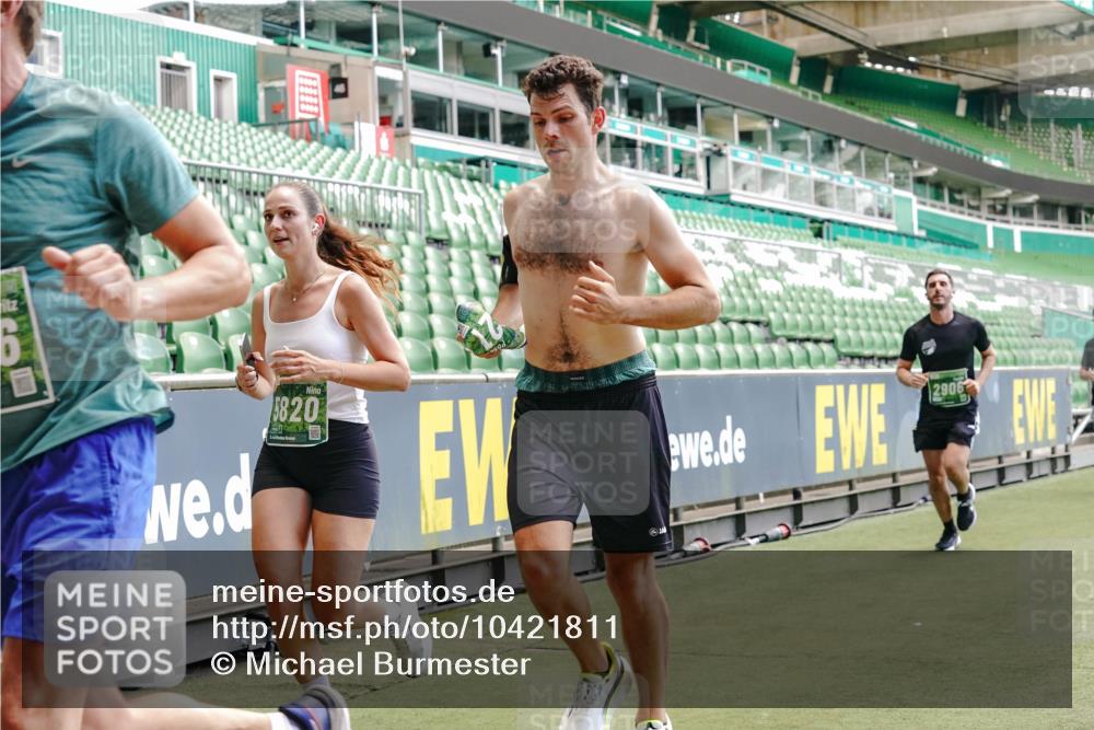 13.09.2026 - 21. swb-Marathon Bremen Michael Burmester http://msf.ph/oto/10421811 13.09.2026 12:59:40 Laufen im Stadion 135, 148, 191, 226, 232, 260, 342, 651, 745, 972, 1080, 1166, 1209, 1281, 1368, 1493, 1494, 1516, 1642, 1650, 1861, 1931, 1935, 1963, 2088, 2210, 2289, 2293, 2306, 2322, 2343, 2367, 2425, 2481, 2517, 2570, 2577, 2686, 2771, 2806, 2807, 2827, 2885, 2899, 2906, 2914, 2953, 2961, 2979, 3015, 3021, 3076, 3098, 3105, 3120, 3124, 3145, 3190, 3233, 3273, 3354, 3435, 3480, 3516, 3531, 3560, 3652, 3729, 3855, 3861, 3930, 3934, 205 meine-sportfotos.de