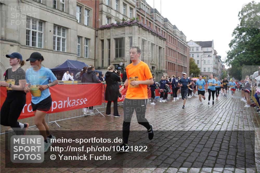 13.09.2026 - Kiel Lauf Yannick Fuchs http://msf.ph/oto/10421822 13.09.2026 10:54:51 Ziel 396, 454, 459, 796, 1063, 1619, 1659, 1940, 2357, 2747, 3162, 3511, 3939, 3950, 4091, 4370, 4772, 5521, 5770, 5890, 5923, 6842, 7046, 7419, 7696, 8222, 8374, 8484, 8519, 9424, 9573, 10134, 10148, 394, 932, 1127, 1287, 1613, 2259, 2506, 4246, 4502, 4827, 5318, 5560, 5578, 6063, 6166, 6208, 6571, 6887, 7558, 8328, 8711, 9462, 9633, 1459, 1815, 1973, 2738, 3084, 3429, 3903, 4898, 5104, 243 meine-sportfotos.de