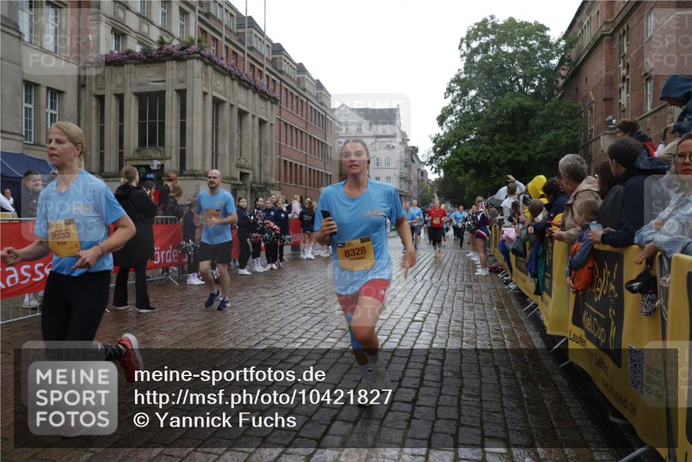 13.09.2026 - Kiel Lauf Yannick Fuchs http://msf.ph/oto/10421827 13.09.2026 10:54:56 Ziel 396, 454, 459, 575, 1232, 1619, 1659, 2198, 2357, 2554, 2747, 2813, 3162, 3511, 3699, 3950, 4369, 4370, 4625, 4652, 4665, 4902, 5260, 5521, 5770, 5890, 6842, 7419, 7696, 7722, 8374, 8519, 9573, 9601, 9849, 10058, 10134, 10148, 10170, 11157, 396, 796, 1063, 1127, 1287, 1940, 2259, 2506, 3939, 3950, 4091, 4502, 4772, 5560, 5578, 6063, 6166, 6208, 6571, 6887, 7558, 8328, 8711, 9462, 9633, 185, 1459, 1815, 1851, 1973, 2738, 3084, 3429, 3903, 4403, 4678, 4898, 5104, 2259, 5578 meine-sportfotos.de