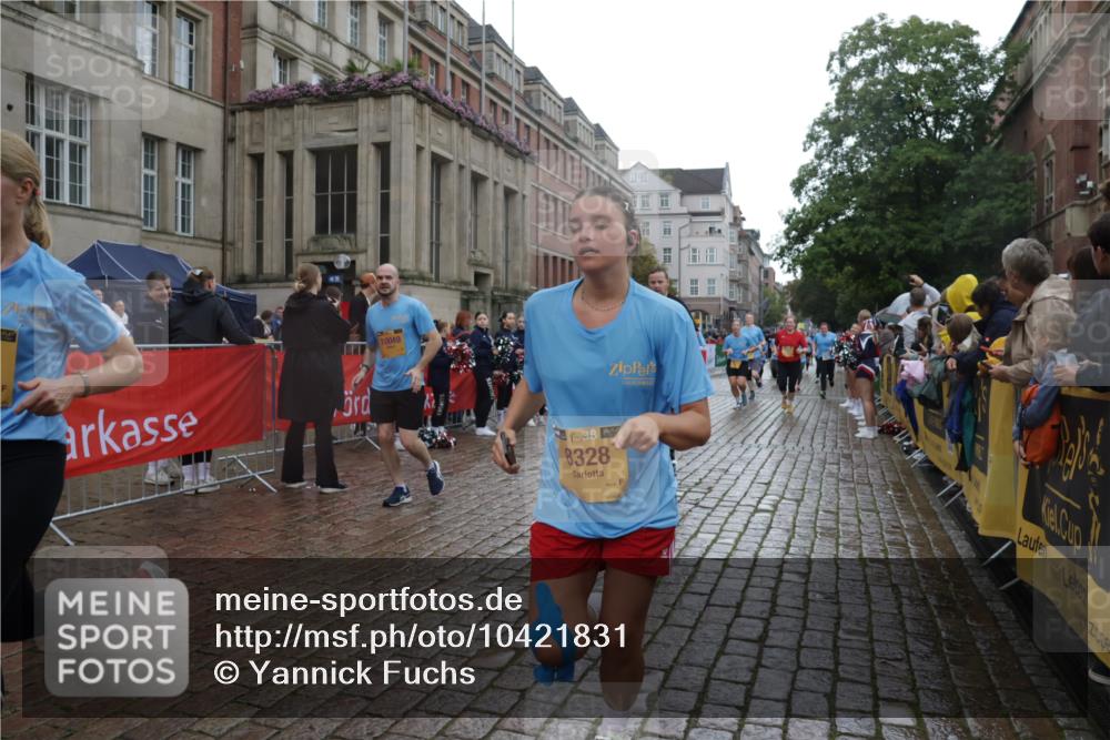 13.09.2026 - Kiel Lauf Yannick Fuchs http://msf.ph/oto/10421831 13.09.2026 10:54:56 Ziel 396, 454, 459, 575, 1232, 1619, 1659, 2198, 2357, 2554, 2747, 2813, 3162, 3511, 3699, 3950, 4369, 4370, 4625, 4652, 4665, 4902, 5260, 5521, 5770, 5890, 6842, 7419, 7696, 7722, 8374, 8519, 9573, 9601, 9849, 10058, 10134, 10148, 10170, 11157, 396, 796, 1063, 1127, 1287, 1940, 2259, 2506, 3939, 3950, 4091, 4502, 4772, 5560, 5578, 6063, 6166, 6208, 6571, 6887, 7558, 8328, 8711, 9462, 9633, 185, 1459, 1815, 1851, 1973, 2738, 3084, 3429, 3903, 4403, 4678, 4898, 5104, 2259, 5578 meine-sportfotos.de