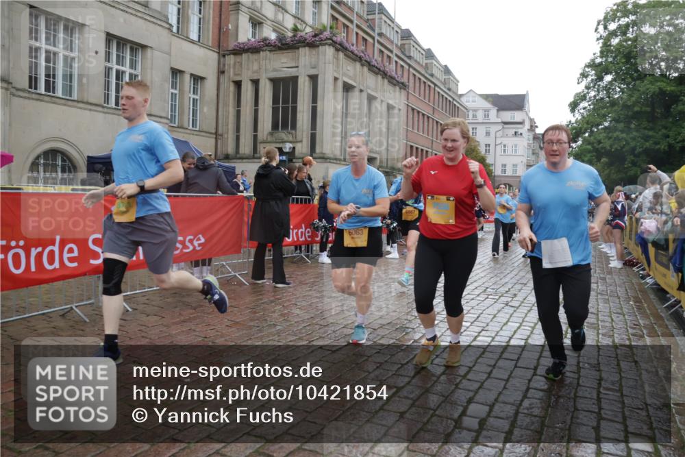 13.09.2026 - Kiel Lauf Yannick Fuchs http://msf.ph/oto/10421854 13.09.2026 10:55:00 Ziel 454, 575, 1232, 1815, 2198, 2339, 2357, 2548, 2554, 2747, 2813, 3084, 3699, 4369, 4370, 4625, 4652, 4665, 4902, 5260, 5890, 6193, 6583, 6842, 7419, 7722, 8121, 8519, 9573, 9601, 9849, 10058, 10148, 10170, 11157, 11453, 12444, 396, 459, 796, 1063, 1127, 1287, 1619, 1659, 1940, 2506, 2747, 3162, 3511, 3939, 3950, 4091, 4502, 4772, 5560, 6063, 6166, 6208, 6887, 7558, 8711, 9462, 9633, 185, 313, 1459, 1851, 1973, 2738, 3429, 3903, 4403, 4678, 4898, 5104, 2259, 5578 meine-sportfotos.de