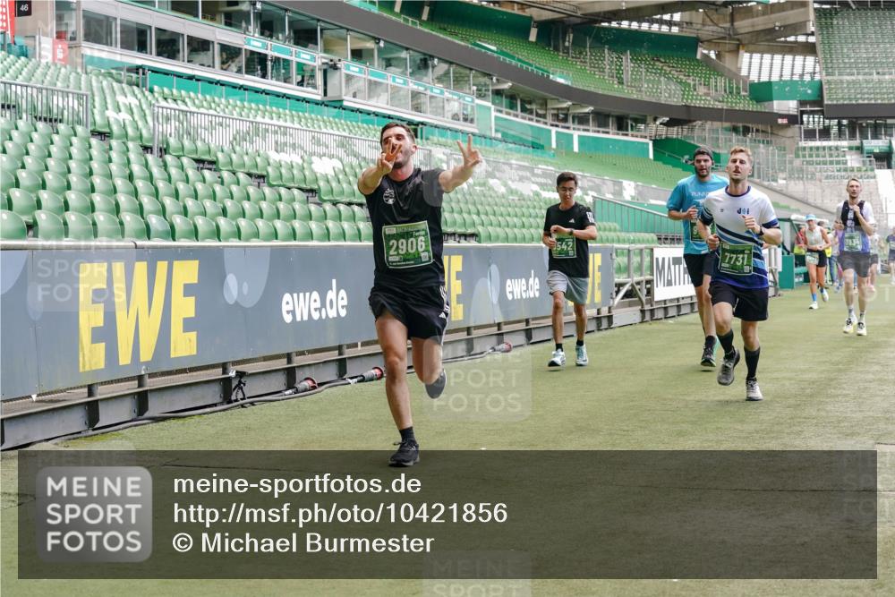 13.09.2026 - 21. swb-Marathon Bremen Michael Burmester http://msf.ph/oto/10421856 13.09.2026 12:59:41 Laufen im Stadion 135, 148, 191, 226, 232, 260, 342, 651, 745, 972, 1080, 1166, 1209, 1281, 1368, 1493, 1494, 1516, 1642, 1650, 1861, 1931, 1935, 1963, 2088, 2210, 2289, 2293, 2306, 2322, 2343, 2367, 2425, 2481, 2517, 2570, 2577, 2686, 2771, 2806, 2807, 2827, 2885, 2899, 2906, 2914, 2953, 2961, 2979, 3015, 3021, 3076, 3098, 3105, 3120, 3124, 3145, 3190, 3233, 3273, 3354, 3435, 3480, 3516, 3531, 3560, 3652, 3729, 3855, 3861, 3930, 3934, 205 meine-sportfotos.de