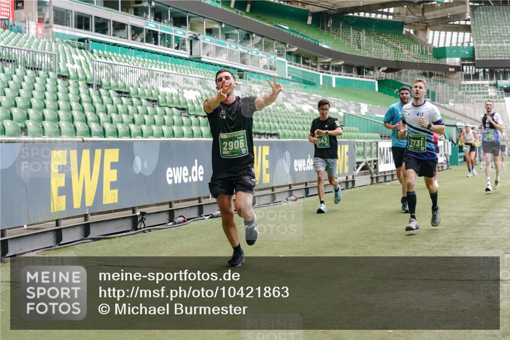 13.09.2026 - 21. swb-Marathon Bremen Michael Burmester http://msf.ph/oto/10421863 13.09.2026 12:59:41 Laufen im Stadion 135, 148, 191, 226, 232, 260, 342, 651, 745, 972, 1080, 1166, 1209, 1281, 1368, 1493, 1494, 1516, 1642, 1650, 1861, 1931, 1935, 1963, 2088, 2210, 2289, 2293, 2306, 2322, 2343, 2367, 2425, 2481, 2517, 2570, 2577, 2686, 2771, 2806, 2807, 2827, 2885, 2899, 2906, 2914, 2953, 2961, 2979, 3015, 3021, 3076, 3098, 3105, 3120, 3124, 3145, 3190, 3233, 3273, 3354, 3435, 3480, 3516, 3531, 3560, 3652, 3729, 3855, 3861, 3930, 3934, 205 meine-sportfotos.de