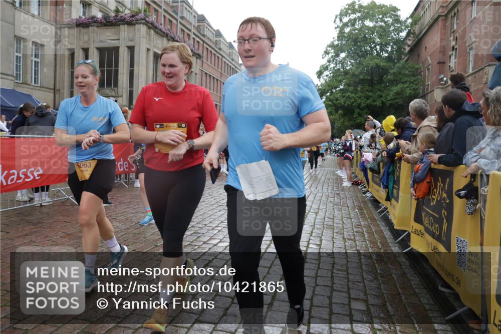 13.09.2026 - Kiel Lauf Yannick Fuchs http://msf.ph/oto/10421865 13.09.2026 10:55:01 Ziel 454, 575, 1232, 1815, 1973, 2198, 2339, 2357, 2548, 2554, 2813, 3084, 3699, 4369, 4370, 4625, 4652, 4665, 4902, 5260, 5890, 6193, 6583, 6842, 7419, 7722, 8121, 8519, 9573, 9601, 9849, 10032, 10058, 10148, 10170, 11157, 11453, 12444, 396, 459, 796, 1063, 1127, 1287, 1619, 1659, 1940, 2506, 2747, 3162, 3511, 3939, 3950, 4091, 4502, 4772, 5560, 6063, 6166, 6208, 6887, 7558, 8711, 9462, 9633, 185, 313, 1459, 1851, 2738, 3429, 3903, 4403, 4678, 4898, 5104, 2259, 5578 meine-sportfotos.de
