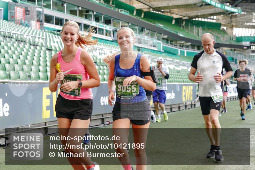 13.09.2026 - 21. swb-Marathon Bremen Michael Burmester http://msf.ph/oto/10421895 13.09.2026 13:22:30 Laufen im Stadion 128, 160, 211, 258, 343, 351, 423, 441, 533, 571, 601, 609, 708, 782, 851, 892, 1060, 1094, 1157, 1158, 1177, 1178, 1259, 1316, 1331, 1344, 1417, 1518, 1657, 1669, 1676, 1691, 1729, 1746, 1788, 1883, 2213, 2290, 2433, 2475, 2504, 2526, 2551, 2619, 2632, 2652, 2660, 2685, 2711, 2828, 2954, 2964, 2995, 3022, 3034, 3144, 3225, 3252, 3347, 3351, 3505, 3530, 3559, 3682, 3727, 3784, 4020, 4054, 4231, 4406, 4407, 4431, 4467, 4584, 1506 meine-sportfotos.de