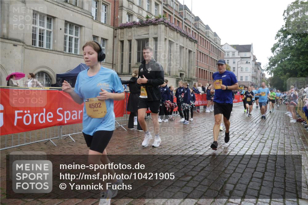 13.09.2026 - Kiel Lauf Yannick Fuchs http://msf.ph/oto/10421905 13.09.2026 10:55:07 Ziel 185, 575, 1232, 1459, 1815, 1973, 2198, 2339, 2548, 2554, 2738, 2813, 3084, 3429, 3699, 3903, 4369, 4403, 4625, 4652, 4665, 4678, 4898, 4902, 5104, 5260, 5645, 5834, 6193, 6490, 6498, 6501, 6583, 6991, 7722, 8121, 8714, 8791, 9131, 9601, 9849, 10032, 10058, 10061, 10170, 10354, 10571, 11157, 11325, 11358, 11453, 12176, 12444, 396, 454, 459, 796, 1063, 1287, 1619, 1659, 1940, 2357, 2506, 2747, 3162, 3511, 3939, 3950, 4091, 4369, 4370, 4502, 4772, 6166, 9633, 313, 1851 meine-sportfotos.de