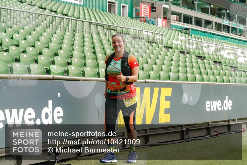 13.09.2026 - 21. swb-Marathon Bremen Michael Burmester http://msf.ph/oto/10421909 13.09.2026 10:45:20 Laufen im Stadion 10137, 10176, 10191, 10192, 10194, 10202, 10242, 10295, 10344, 10430, 10472, 10524, 10568, 10600, 10629, 10651, 10679, 10713, 10756, 10779, 10882, 10979, 10997, 10999, 11081, 11181, 11200, 11233, 11244, 11307, 11309, 11355, 11367, 11385, 11408, 11495, 11574, 11629, 11709, 11808, 11821, 11932, 11943, 12057, 12089, 12151, 12153, 12177, 12178, 12224, 12226, 12285, 12311, 12321, 12334, 12374, 12539, 10148, 10303, 10330 meine-sportfotos.de