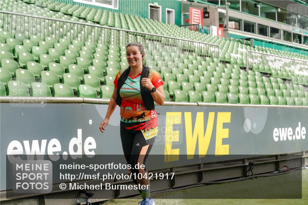 13.09.2026 - 21. swb-Marathon Bremen Michael Burmester http://msf.ph/oto/10421917 13.09.2026 10:45:21 Laufen im Stadion 10137, 10176, 10191, 10192, 10194, 10202, 10242, 10295, 10344, 10430, 10472, 10524, 10568, 10600, 10629, 10651, 10679, 10713, 10756, 10779, 10882, 10979, 10997, 10999, 11081, 11181, 11200, 11233, 11244, 11307, 11309, 11355, 11367, 11385, 11408, 11495, 11574, 11629, 11709, 11808, 11821, 11932, 11943, 12057, 12089, 12151, 12153, 12177, 12178, 12224, 12226, 12285, 12311, 12321, 12334, 12374, 12539, 10148, 10303, 10330 meine-sportfotos.de