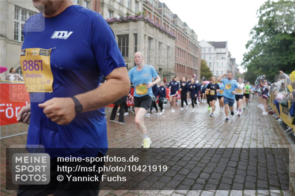 13.09.2026 - Kiel Lauf Yannick Fuchs http://msf.ph/oto/10421919 13.09.2026 10:55:09 Ziel 185, 575, 1232, 1459, 1815, 1851, 1973, 2198, 2339, 2548, 2554, 2738, 2813, 3084, 3429, 3699, 3903, 4403, 4678, 4898, 5104, 5645, 5834, 6193, 6490, 6498, 6501, 6583, 6991, 7118, 7450, 7566, 7722, 8121, 8714, 8791, 8845, 9131, 9601, 9849, 10032, 10058, 10061, 10354, 10571, 11157, 11325, 11358, 11453, 12176, 12444, 396, 454, 459, 796, 1063, 1619, 1659, 1940, 2198, 2357, 2506, 2554, 2747, 3162, 3511, 3699, 3939, 3950, 4091, 4369, 4370, 4625, 4652, 4665, 4772, 4902, 313 meine-sportfotos.de