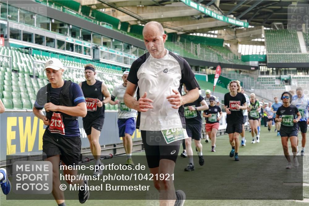 13.09.2026 - 21. swb-Marathon Bremen Michael Burmester http://msf.ph/oto/10421921 13.09.2026 13:22:31 Laufen im Stadion 128, 160, 211, 258, 343, 351, 423, 441, 533, 571, 601, 609, 708, 782, 851, 892, 1060, 1094, 1157, 1158, 1177, 1178, 1259, 1316, 1331, 1344, 1417, 1518, 1657, 1669, 1676, 1691, 1729, 1746, 1788, 1883, 2213, 2290, 2433, 2475, 2504, 2526, 2551, 2619, 2632, 2652, 2660, 2685, 2711, 2828, 2954, 2964, 2995, 3022, 3034, 3144, 3225, 3252, 3347, 3351, 3423, 3505, 3530, 3559, 3682, 3727, 3784, 4020, 4054, 4231, 4406, 4407, 4431, 4467, 4584, 1506 meine-sportfotos.de