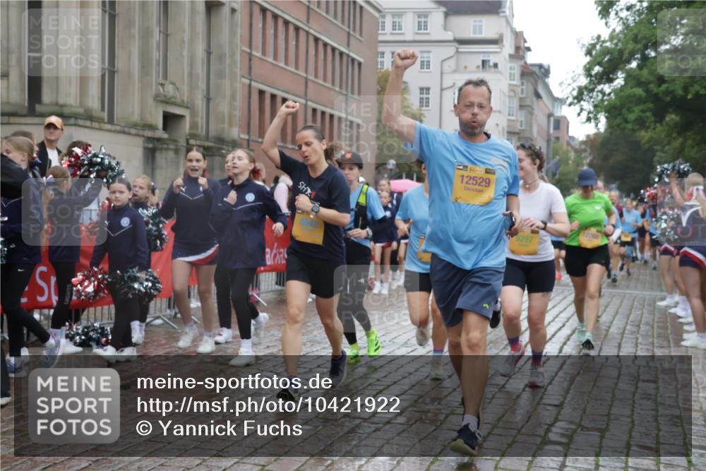 13.09.2026 - Kiel Lauf Yannick Fuchs http://msf.ph/oto/10421922 13.09.2026 10:55:10 Ziel 185, 575, 1232, 1459, 1815, 1851, 1973, 2339, 2548, 2738, 2813, 3084, 3429, 3903, 4403, 4678, 4898, 5104, 5645, 5834, 6193, 6490, 6498, 6501, 6583, 6991, 7118, 7450, 7566, 7722, 8121, 8714, 8791, 8845, 9131, 9849, 10032, 10061, 10354, 10571, 11157, 11325, 11358, 11453, 12176, 12444, 396, 454, 459, 575, 796, 1063, 1232, 1619, 1659, 1940, 2198, 2357, 2554, 2747, 2813, 3162, 3511, 3699, 3939, 3950, 4091, 4369, 4370, 4625, 4652, 4665, 4772, 4902, 34, 313 meine-sportfotos.de