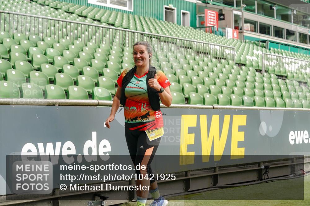 13.09.2026 - 21. swb-Marathon Bremen Michael Burmester http://msf.ph/oto/10421925 13.09.2026 10:45:21 Laufen im Stadion 10137, 10176, 10191, 10192, 10194, 10202, 10242, 10295, 10344, 10430, 10472, 10524, 10568, 10600, 10629, 10651, 10679, 10713, 10756, 10779, 10882, 10979, 10997, 10999, 11081, 11181, 11200, 11233, 11244, 11307, 11309, 11355, 11367, 11385, 11408, 11495, 11574, 11629, 11709, 11808, 11821, 11932, 11943, 12057, 12089, 12151, 12153, 12177, 12178, 12224, 12226, 12285, 12311, 12321, 12334, 12374, 12539, 10148, 10303, 10330 meine-sportfotos.de