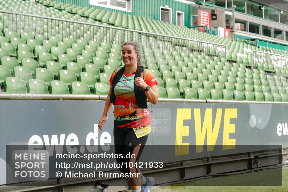13.09.2026 - 21. swb-Marathon Bremen Michael Burmester http://msf.ph/oto/10421933 13.09.2026 10:45:21 Laufen im Stadion 10137, 10176, 10191, 10192, 10194, 10202, 10242, 10295, 10344, 10430, 10472, 10524, 10568, 10600, 10629, 10651, 10679, 10713, 10756, 10779, 10882, 10979, 10997, 10999, 11081, 11181, 11200, 11233, 11244, 11307, 11309, 11355, 11367, 11385, 11408, 11495, 11574, 11629, 11709, 11808, 11821, 11932, 11943, 12057, 12089, 12151, 12153, 12177, 12178, 12224, 12226, 12285, 12311, 12321, 12334, 12374, 12539, 10148, 10303, 10330 meine-sportfotos.de