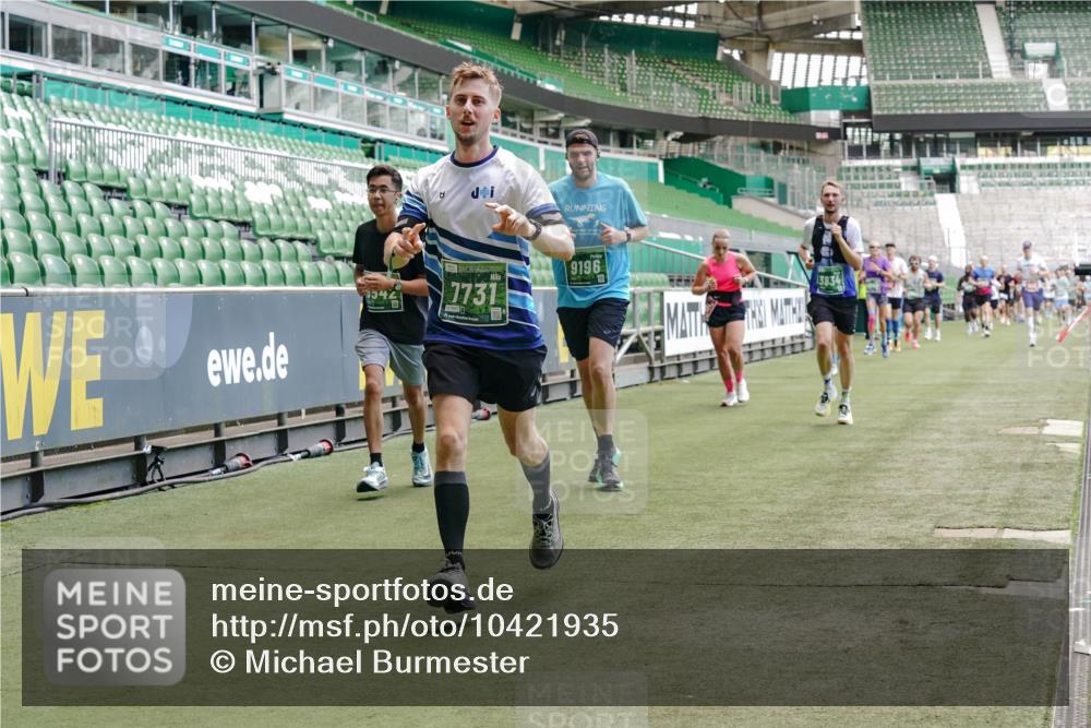 13.09.2026 - 21. swb-Marathon Bremen Michael Burmester http://msf.ph/oto/10421935 13.09.2026 12:59:42 Laufen im Stadion 135, 148, 191, 226, 232, 260, 342, 651, 745, 972, 1080, 1166, 1209, 1281, 1368, 1493, 1494, 1516, 1642, 1650, 1861, 1931, 1935, 1963, 2088, 2210, 2289, 2293, 2306, 2322, 2343, 2367, 2425, 2481, 2517, 2570, 2577, 2686, 2700, 2771, 2806, 2807, 2827, 2885, 2899, 2906, 2914, 2953, 2961, 2979, 3015, 3021, 3076, 3098, 3105, 3120, 3124, 3145, 3168, 3190, 3233, 3273, 3354, 3435, 3480, 3516, 3531, 3560, 3652, 3729, 3855, 3861, 3930, 3934, 205 meine-sportfotos.de