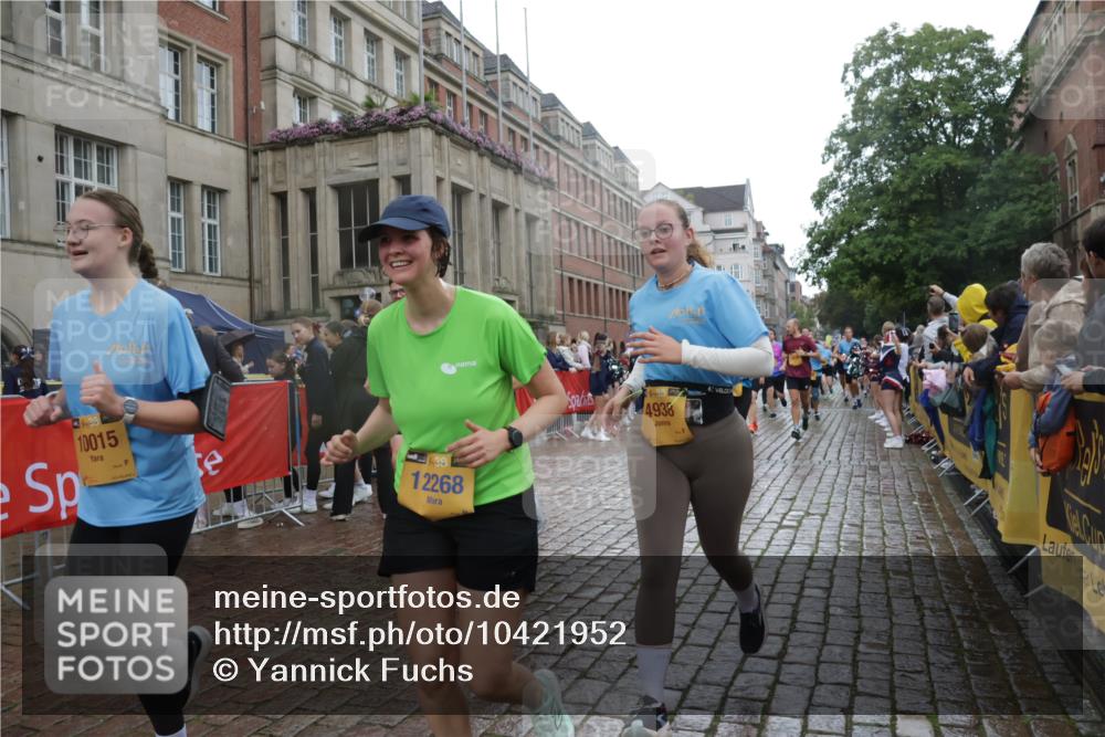 13.09.2026 - Kiel Lauf Yannick Fuchs http://msf.ph/oto/10421952 13.09.2026 10:55:13 Ziel 185, 1459, 1815, 1851, 1973, 2339, 2738, 3084, 3429, 3645, 3903, 4403, 4678, 4898, 5104, 5645, 5834, 6193, 6490, 6498, 6501, 6583, 6800, 6991, 7118, 7450, 7566, 8714, 8791, 8845, 9131, 10032, 10061, 10354, 10571, 10936, 11325, 11358, 11453, 11751, 12176, 12444, 12610, 396, 454, 459, 575, 796, 1063, 1232, 1619, 1659, 1940, 2198, 2339, 2357, 2548, 2554, 2747, 2813, 3162, 3511, 3699, 3939, 3950, 4091, 4369, 4370, 4625, 4652, 4665, 4772, 4902, 7722, 8121, 34, 313 meine-sportfotos.de