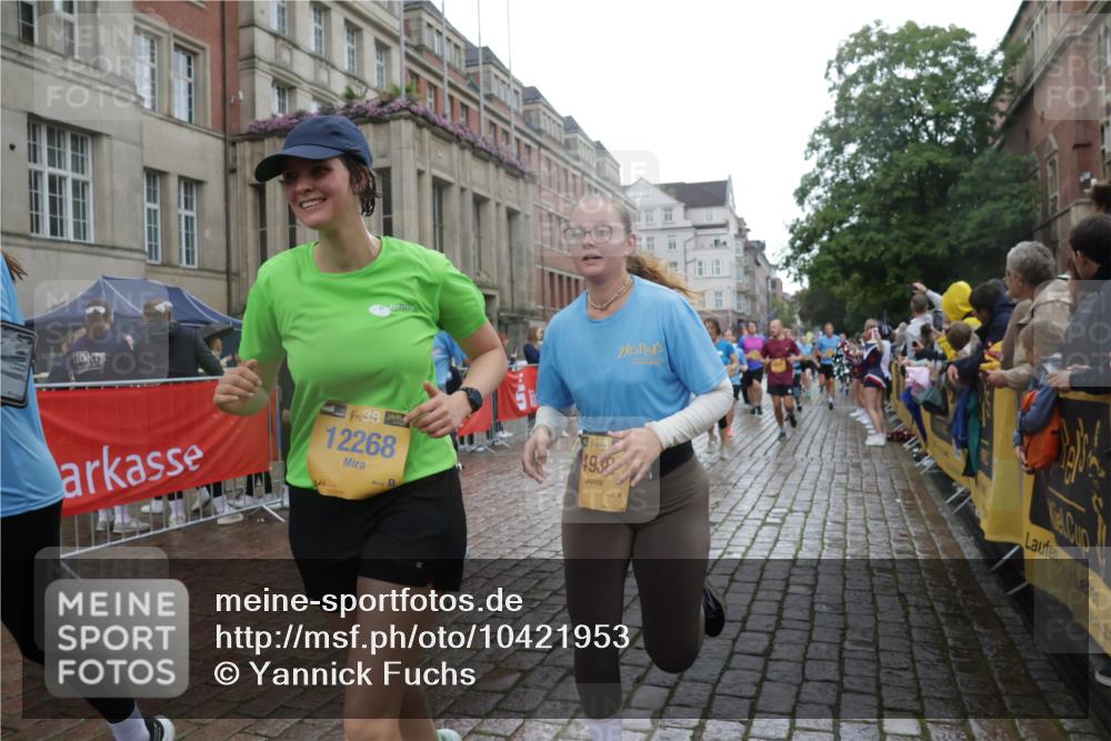 13.09.2026 - Kiel Lauf Yannick Fuchs http://msf.ph/oto/10421953 13.09.2026 10:55:13 Ziel 185, 1459, 1815, 1851, 1973, 2339, 2738, 3084, 3429, 3645, 3903, 4403, 4678, 4898, 5104, 5645, 5834, 6193, 6490, 6498, 6501, 6583, 6800, 6991, 7118, 7450, 7566, 8714, 8791, 8845, 9131, 10032, 10061, 10354, 10571, 10936, 11325, 11358, 11453, 11751, 12176, 12444, 12610, 396, 454, 459, 575, 796, 1063, 1232, 1619, 1659, 1940, 2198, 2339, 2357, 2548, 2554, 2747, 2813, 3162, 3511, 3699, 3939, 3950, 4091, 4369, 4370, 4625, 4652, 4665, 4772, 4902, 7722, 8121, 34, 313 meine-sportfotos.de
