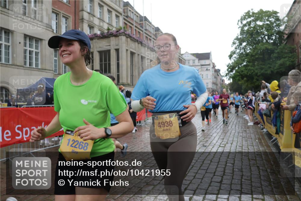 13.09.2026 - Kiel Lauf Yannick Fuchs http://msf.ph/oto/10421955 13.09.2026 10:55:13 Ziel 185, 1459, 1815, 1851, 1973, 2339, 2738, 3084, 3429, 3645, 3903, 4403, 4678, 4898, 5104, 5645, 5834, 6193, 6490, 6498, 6501, 6583, 6800, 6991, 7118, 7450, 7566, 8714, 8791, 8845, 9131, 10032, 10061, 10354, 10571, 10936, 11325, 11358, 11453, 11751, 12176, 12444, 12610, 396, 454, 459, 575, 796, 1063, 1232, 1619, 1659, 1940, 2198, 2339, 2357, 2548, 2554, 2747, 2813, 3162, 3511, 3699, 3939, 3950, 4091, 4369, 4370, 4625, 4652, 4665, 4772, 4902, 7722, 8121, 34, 313 meine-sportfotos.de