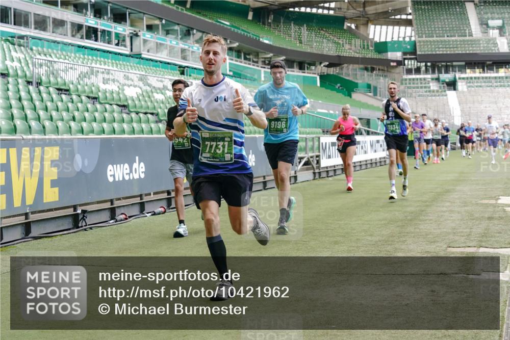 13.09.2026 - 21. swb-Marathon Bremen Michael Burmester http://msf.ph/oto/10421962 13.09.2026 12:59:43 Laufen im Stadion 135, 148, 191, 226, 232, 260, 342, 651, 745, 972, 1080, 1166, 1209, 1281, 1368, 1493, 1494, 1516, 1642, 1650, 1861, 1931, 1935, 1963, 2088, 2210, 2289, 2293, 2306, 2322, 2343, 2367, 2425, 2481, 2517, 2570, 2577, 2686, 2700, 2771, 2806, 2807, 2827, 2885, 2899, 2906, 2914, 2953, 2961, 2979, 3015, 3021, 3076, 3098, 3105, 3120, 3124, 3145, 3168, 3190, 3233, 3273, 3354, 3435, 3480, 3516, 3531, 3560, 3652, 3729, 3855, 3861, 3930, 3934, 205 meine-sportfotos.de