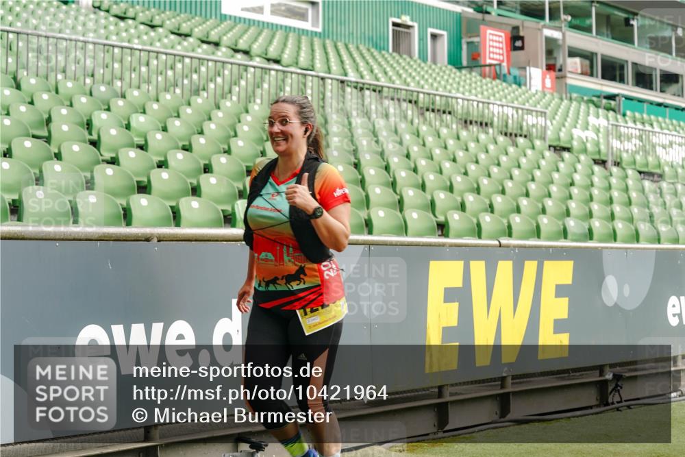 13.09.2026 - 21. swb-Marathon Bremen Michael Burmester http://msf.ph/oto/10421964 13.09.2026 10:45:21 Laufen im Stadion 10137, 10176, 10191, 10192, 10194, 10202, 10242, 10295, 10344, 10430, 10472, 10524, 10568, 10600, 10629, 10651, 10679, 10713, 10756, 10779, 10882, 10979, 10997, 10999, 11081, 11181, 11200, 11233, 11244, 11307, 11309, 11355, 11367, 11385, 11408, 11495, 11574, 11629, 11709, 11808, 11821, 11932, 11943, 12057, 12089, 12151, 12153, 12177, 12178, 12224, 12226, 12285, 12311, 12321, 12334, 12374, 12539, 10148, 10303, 10330 meine-sportfotos.de