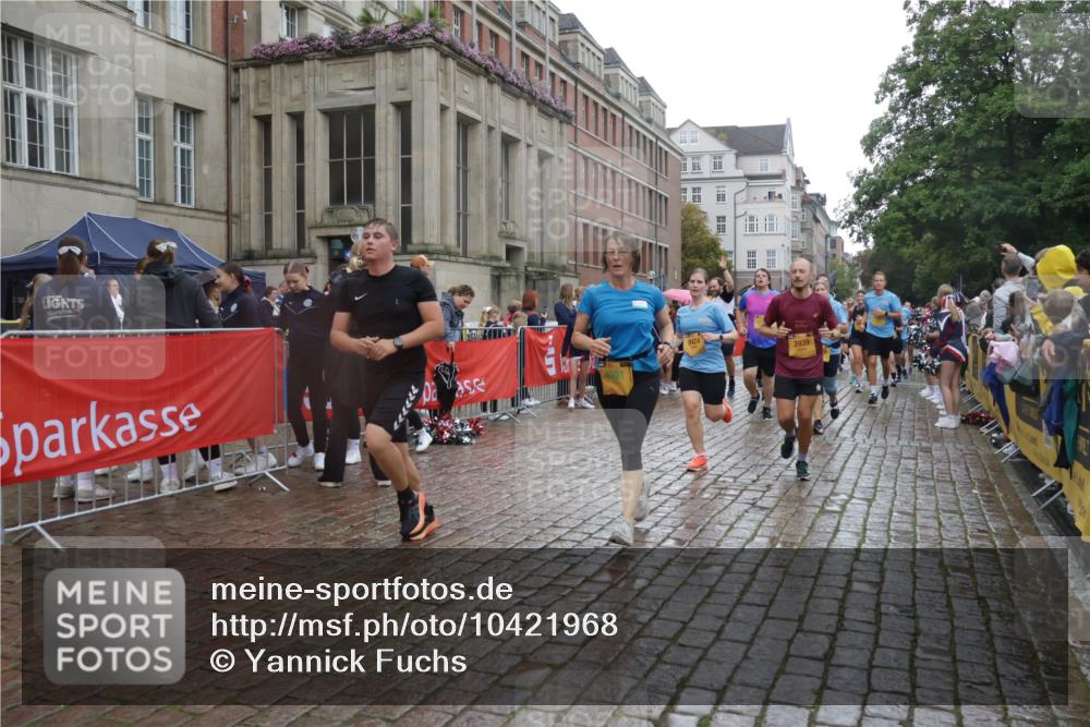 13.09.2026 - Kiel Lauf Yannick Fuchs http://msf.ph/oto/10421968 13.09.2026 10:55:15 Ziel 185, 313, 1459, 1815, 1851, 1973, 2738, 3429, 3645, 3903, 4403, 4678, 4898, 5104, 5485, 5645, 5834, 6490, 6498, 6501, 6800, 6991, 7118, 7450, 7566, 8714, 8791, 8845, 9131, 10032, 10061, 10354, 10571, 10936, 11325, 11358, 11453, 11751, 12176, 12444, 12610, 396, 454, 459, 575, 796, 1063, 1232, 1619, 1659, 1815, 1940, 2198, 2339, 2357, 2548, 2554, 2747, 2813, 3084, 3162, 3511, 3699, 3939, 3950, 4091, 4369, 4370, 4625, 4652, 4665, 4772, 4902, 6193, 6583, 7722, 8121, 34 meine-sportfotos.de