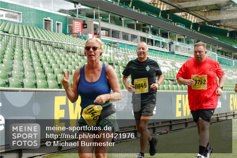 13.09.2026 - 21. swb-Marathon Bremen Michael Burmester http://msf.ph/oto/10421976 13.09.2026 10:45:22 Laufen im Stadion 10137, 10176, 10191, 10192, 10194, 10202, 10242, 10295, 10344, 10430, 10472, 10524, 10568, 10600, 10629, 10651, 10679, 10713, 10756, 10779, 10979, 10997, 10999, 11081, 11181, 11200, 11233, 11244, 11307, 11309, 11355, 11367, 11385, 11408, 11495, 11574, 11629, 11709, 11808, 11821, 11932, 11943, 12057, 12089, 12151, 12153, 12177, 12178, 12224, 12226, 12285, 12311, 12321, 12334, 12374, 12462, 12539, 10148, 10303, 10330 meine-sportfotos.de