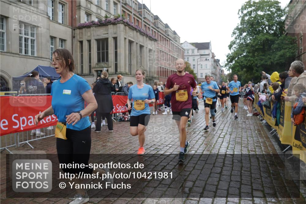 13.09.2026 - Kiel Lauf Yannick Fuchs http://msf.ph/oto/10421981 13.09.2026 10:55:16 Ziel 185, 313, 1459, 1851, 1973, 2330, 2331, 2738, 3429, 3645, 3903, 4403, 4678, 4898, 5104, 5485, 5645, 5834, 6490, 6498, 6501, 6800, 6991, 7118, 7450, 7566, 8714, 8791, 8845, 9131, 10032, 10061, 10354, 10571, 10936, 11325, 11358, 11751, 12176, 12610, 396, 454, 459, 575, 796, 1063, 1232, 1619, 1659, 1815, 1940, 1973, 2198, 2339, 2357, 2548, 2554, 2747, 2813, 3084, 3162, 3511, 3699, 3939, 3950, 4091, 4369, 4370, 4625, 4652, 4665, 4772, 4902, 6193, 6583, 7722, 8121, 34 meine-sportfotos.de