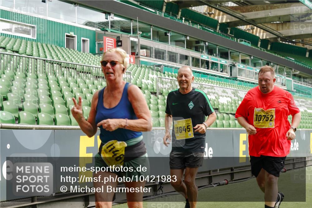 13.09.2026 - 21. swb-Marathon Bremen Michael Burmester http://msf.ph/oto/10421983 13.09.2026 10:45:22 Laufen im Stadion 10137, 10176, 10191, 10192, 10194, 10202, 10242, 10295, 10344, 10430, 10472, 10524, 10568, 10600, 10629, 10651, 10679, 10713, 10756, 10779, 10979, 10997, 10999, 11081, 11181, 11200, 11233, 11244, 11307, 11309, 11355, 11367, 11385, 11408, 11495, 11574, 11629, 11709, 11808, 11821, 11932, 11943, 12057, 12089, 12151, 12153, 12177, 12178, 12224, 12226, 12285, 12311, 12321, 12334, 12374, 12462, 12539, 10148, 10303, 10330 meine-sportfotos.de