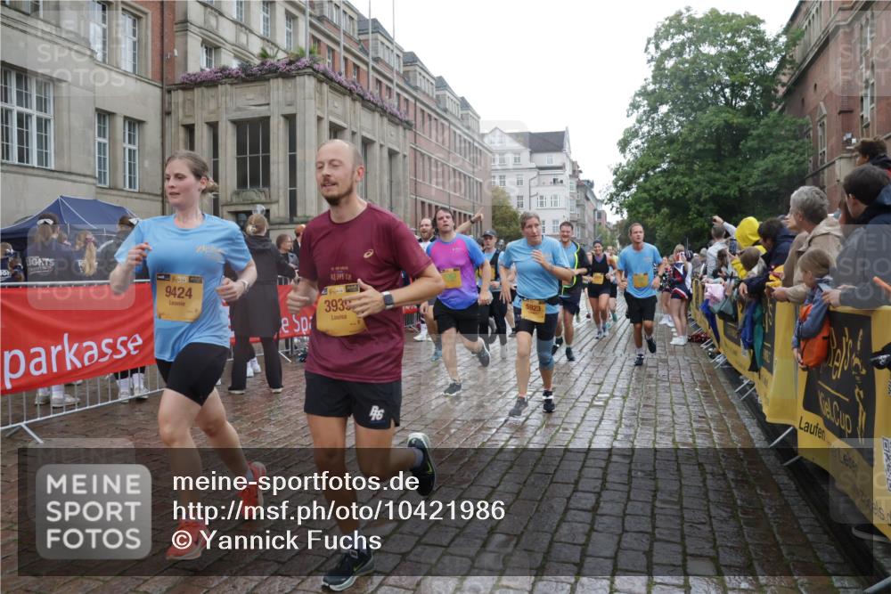 13.09.2026 - Kiel Lauf Yannick Fuchs http://msf.ph/oto/10421986 13.09.2026 10:55:17 Ziel 185, 313, 1459, 1851, 2330, 2331, 2738, 3379, 3429, 3645, 3903, 4403, 4678, 4898, 5104, 5485, 5645, 5834, 6490, 6498, 6501, 6800, 6991, 7118, 7450, 7566, 8714, 8791, 8845, 9131, 9858, 10061, 10354, 10571, 10936, 11325, 11358, 11751, 12176, 12610, 396, 454, 459, 575, 796, 1063, 1232, 1619, 1659, 1815, 1940, 1973, 2198, 2339, 2357, 2548, 2554, 2747, 2813, 3084, 3162, 3511, 3699, 3939, 3950, 4091, 4369, 4370, 4625, 4652, 4665, 4772, 4902, 6193, 6498, 6501, 6583, 7722, 8121, 34 meine-sportfotos.de