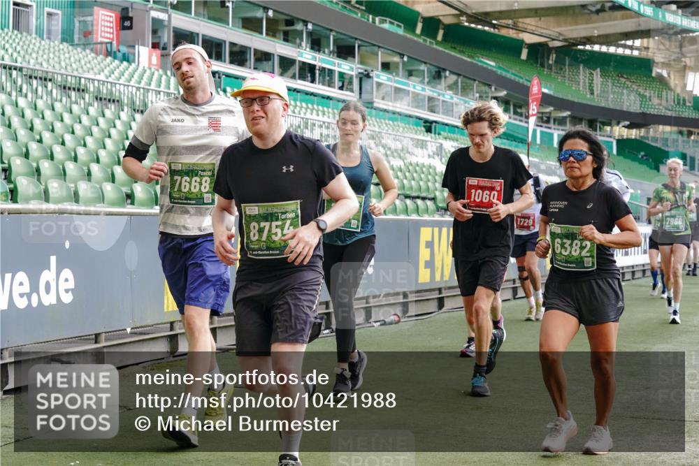 13.09.2026 - 21. swb-Marathon Bremen Michael Burmester http://msf.ph/oto/10421988 13.09.2026 13:22:33 Laufen im Stadion 128, 160, 211, 258, 343, 351, 423, 441, 533, 571, 601, 609, 708, 782, 851, 892, 1060, 1094, 1157, 1158, 1177, 1178, 1259, 1316, 1331, 1344, 1417, 1518, 1657, 1669, 1676, 1691, 1729, 1746, 1788, 1883, 2213, 2290, 2433, 2475, 2504, 2526, 2551, 2619, 2632, 2652, 2660, 2685, 2711, 2828, 2954, 2964, 2995, 3022, 3034, 3144, 3225, 3252, 3347, 3351, 3423, 3505, 3530, 3559, 3682, 3727, 3784, 3819, 4020, 4054, 4231, 4406, 4407, 4431, 4467, 4584, 1506 meine-sportfotos.de