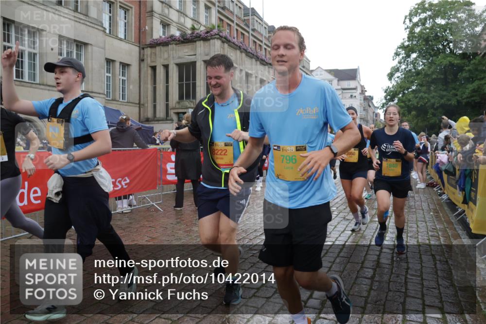 13.09.2026 - Kiel Lauf Yannick Fuchs http://msf.ph/oto/10422014 13.09.2026 10:55:19 Ziel 185, 313, 428, 1841, 1851, 2330, 2331, 2738, 3379, 3429, 3645, 3903, 4403, 4678, 4898, 5104, 5485, 5834, 6490, 6800, 6991, 7118, 7450, 7566, 8791, 8845, 9131, 9858, 10061, 10354, 10571, 10936, 11325, 11358, 11751, 12610, 396, 454, 459, 575, 796, 1063, 1232, 1459, 1619, 1659, 1815, 1940, 1973, 2198, 2339, 2357, 2548, 2554, 2747, 2813, 3084, 3162, 3511, 3699, 3950, 4369, 4370, 4625, 4652, 4665, 4772, 4902, 5104, 5645, 6193, 6498, 6501, 6583, 7722, 8121, 34, 396 meine-sportfotos.de