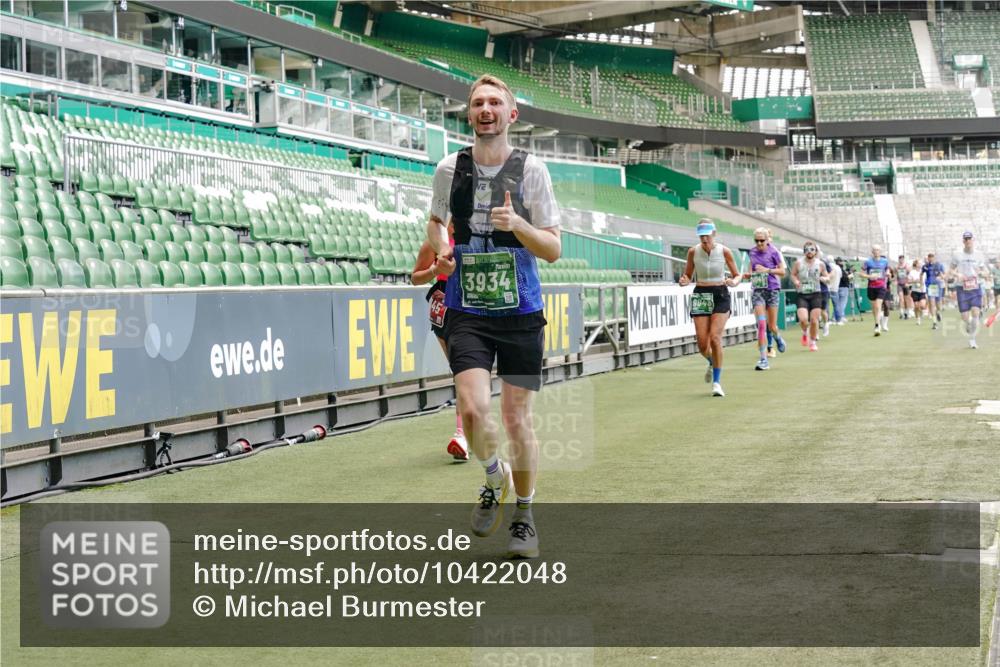 13.09.2026 - 21. swb-Marathon Bremen Michael Burmester http://msf.ph/oto/10422048 13.09.2026 12:59:45 Laufen im Stadion 135, 148, 191, 226, 232, 260, 342, 651, 745, 972, 1080, 1166, 1209, 1281, 1368, 1493, 1494, 1516, 1642, 1650, 1861, 1931, 1935, 1963, 2088, 2210, 2289, 2293, 2306, 2322, 2343, 2367, 2425, 2481, 2517, 2570, 2577, 2686, 2700, 2771, 2806, 2807, 2827, 2885, 2899, 2906, 2914, 2953, 2961, 2979, 3015, 3021, 3076, 3098, 3105, 3120, 3124, 3145, 3168, 3190, 3233, 3273, 3354, 3435, 3480, 3516, 3531, 3560, 3652, 3729, 3855, 3856, 3861, 3930, 3934, 205 meine-sportfotos.de