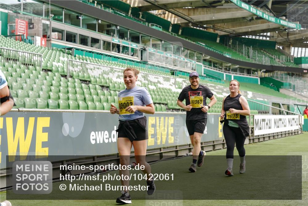 13.09.2026 - 21. swb-Marathon Bremen Michael Burmester http://msf.ph/oto/10422061 13.09.2026 10:45:25 Laufen im Stadion 10137, 10176, 10191, 10192, 10194, 10202, 10242, 10295, 10344, 10430, 10472, 10524, 10568, 10600, 10629, 10651, 10679, 10713, 10779, 10979, 10999, 11050, 11081, 11181, 11200, 11233, 11244, 11307, 11309, 11355, 11367, 11385, 11408, 11495, 11574, 11629, 11709, 11760, 11808, 11821, 11932, 11943, 12057, 12089, 12151, 12153, 12177, 12178, 12224, 12226, 12285, 12311, 12321, 12334, 12374, 12462, 12539, 10148, 10303, 10330 meine-sportfotos.de
