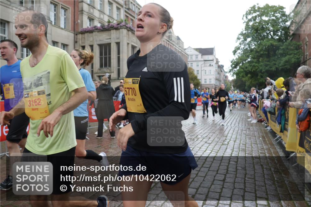 13.09.2026 - Kiel Lauf Yannick Fuchs http://msf.ph/oto/10422062 13.09.2026 10:55:23 Ziel 313, 428, 1841, 1851, 2330, 2331, 3379, 3645, 5485, 5572, 5903, 6800, 6880, 7118, 7148, 7450, 7566, 7966, 8765, 8772, 8845, 9858, 10597, 10722, 10936, 11751, 11946, 12610, 185, 454, 459, 575, 1232, 1459, 1619, 1659, 1815, 1851, 1973, 2198, 2339, 2357, 2548, 2554, 2738, 2747, 2813, 3084, 3162, 3429, 3699, 3903, 4369, 4370, 4403, 4625, 4652, 4665, 4678, 4898, 4902, 5104, 5645, 5834, 6193, 6490, 6498, 6501, 6583, 6991, 7450, 7722, 8121, 8791, 34, 396, 1619 meine-sportfotos.de