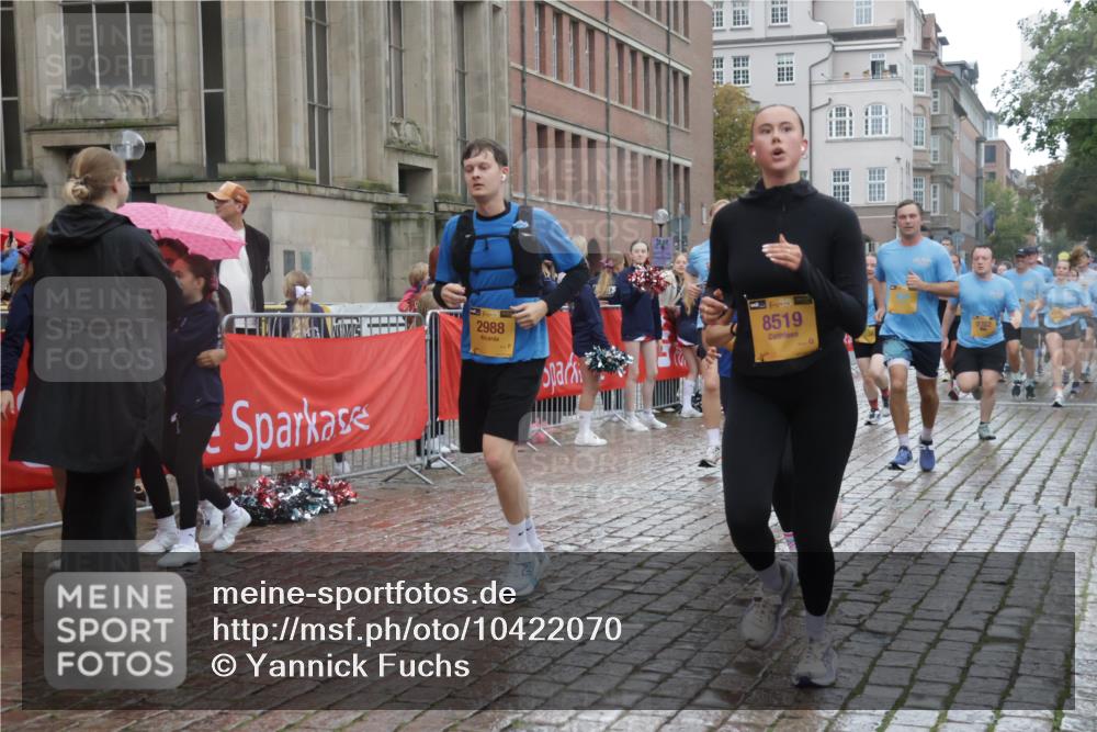 13.09.2026 - Kiel Lauf Yannick Fuchs http://msf.ph/oto/10422070 13.09.2026 10:55:24 Ziel 313, 428, 1841, 2330, 2331, 3379, 3645, 5485, 5572, 5903, 6800, 6880, 7118, 7148, 7566, 7966, 8765, 8772, 8845, 9858, 10597, 10722, 10936, 11751, 11946, 12610, 185, 454, 459, 575, 1232, 1459, 1815, 1851, 1973, 2198, 2339, 2357, 2548, 2554, 2738, 2747, 2813, 3084, 3429, 3699, 3903, 4369, 4370, 4403, 4625, 4652, 4665, 4678, 4898, 4902, 5104, 5645, 5834, 6193, 6490, 6498, 6501, 6583, 6991, 7118, 7450, 7566, 7722, 8121, 8791, 34, 396, 1619 meine-sportfotos.de