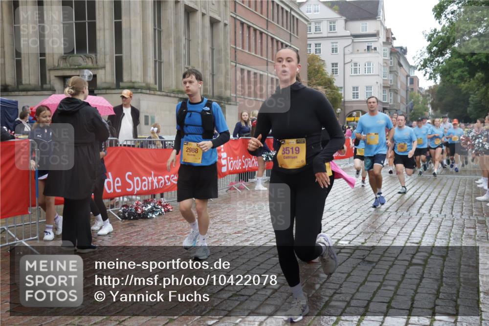13.09.2026 - Kiel Lauf Yannick Fuchs http://msf.ph/oto/10422078 13.09.2026 10:55:25 Ziel 34, 313, 428, 1841, 2330, 2331, 3379, 3645, 5485, 5544, 5572, 5903, 6800, 6880, 7148, 7966, 8765, 8772, 9858, 10597, 10722, 10936, 11751, 11946, 12610, 185, 454, 575, 1232, 1459, 1815, 1851, 1973, 2198, 2339, 2357, 2548, 2554, 2738, 2747, 2813, 3084, 3429, 3699, 3903, 4369, 4370, 4403, 4625, 4652, 4665, 4678, 4898, 4902, 5104, 5645, 5834, 6193, 6490, 6498, 6501, 6583, 6991, 7118, 7450, 7566, 7722, 8121, 8791, 396, 1619 meine-sportfotos.de