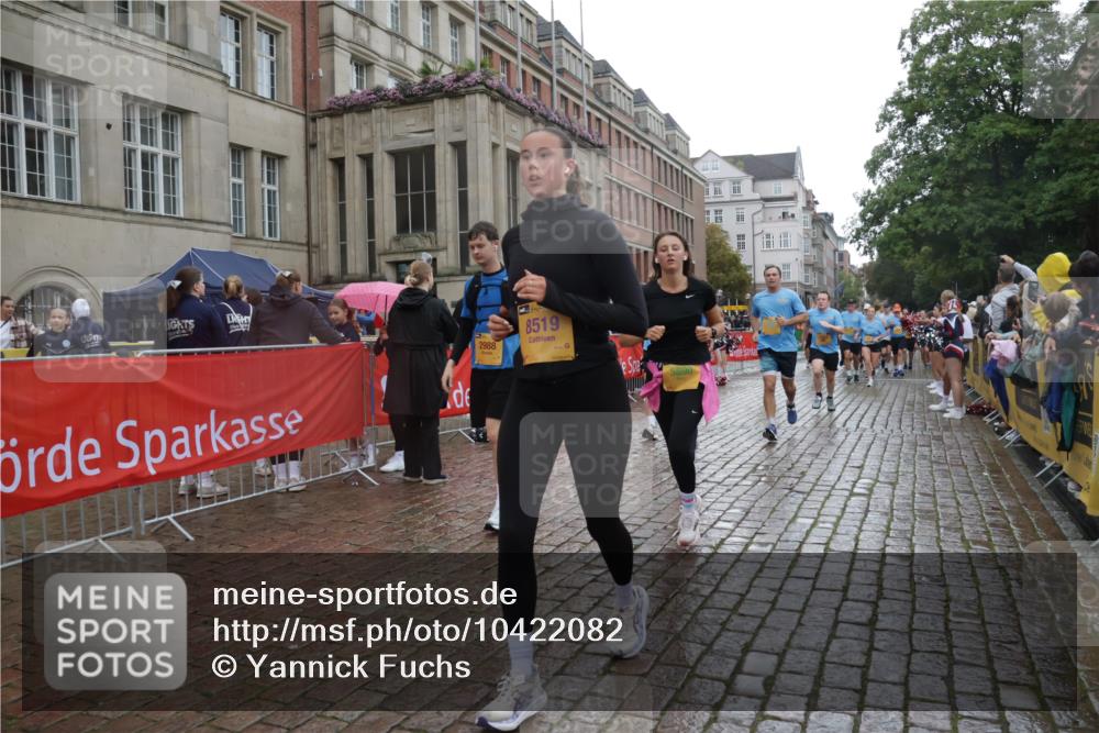 13.09.2026 - Kiel Lauf Yannick Fuchs http://msf.ph/oto/10422082 13.09.2026 10:55:25 Ziel 34, 313, 428, 1841, 2330, 2331, 3379, 3645, 5485, 5544, 5572, 5903, 6800, 6880, 7148, 7966, 8765, 8772, 9858, 10597, 10722, 10936, 11751, 11946, 12610, 185, 454, 575, 1232, 1459, 1815, 1851, 1973, 2198, 2339, 2357, 2548, 2554, 2738, 2747, 2813, 3084, 3429, 3699, 3903, 4369, 4370, 4403, 4625, 4652, 4665, 4678, 4898, 4902, 5104, 5645, 5834, 6193, 6490, 6498, 6501, 6583, 6991, 7118, 7450, 7566, 7722, 8121, 8791, 396, 1619 meine-sportfotos.de