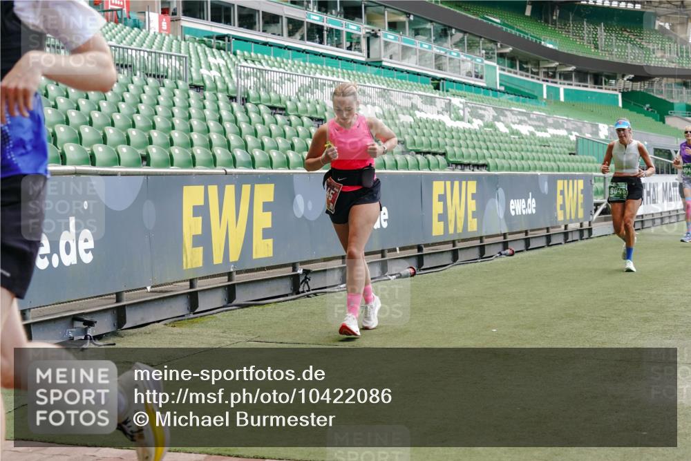 13.09.2026 - 21. swb-Marathon Bremen Michael Burmester http://msf.ph/oto/10422086 13.09.2026 12:59:47 Laufen im Stadion 135, 148, 191, 226, 232, 260, 342, 651, 745, 972, 1080, 1166, 1209, 1368, 1493, 1494, 1516, 1650, 1861, 1931, 1935, 1963, 2088, 2210, 2289, 2293, 2306, 2322, 2343, 2367, 2425, 2481, 2517, 2570, 2577, 2686, 2700, 2771, 2806, 2807, 2827, 2885, 2899, 2906, 2914, 2953, 2961, 2979, 3015, 3021, 3076, 3098, 3105, 3120, 3124, 3145, 3168, 3190, 3233, 3273, 3354, 3435, 3480, 3516, 3531, 3652, 3729, 3774, 3855, 3856, 3861, 3930, 3934, 205 meine-sportfotos.de