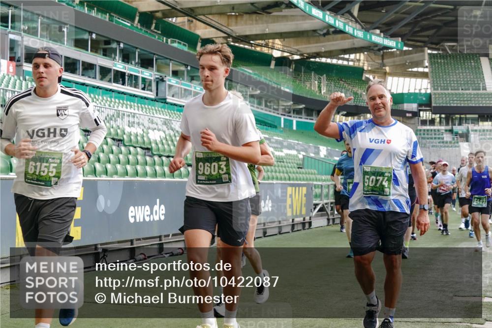13.09.2026 - 21. swb-Marathon Bremen Michael Burmester http://msf.ph/oto/10422087 13.09.2026 13:22:37 Laufen im Stadion 128, 160, 211, 258, 343, 351, 423, 441, 533, 571, 601, 609, 708, 782, 851, 892, 1060, 1094, 1157, 1158, 1177, 1178, 1259, 1316, 1331, 1344, 1417, 1518, 1657, 1669, 1691, 1729, 1746, 1788, 1883, 2213, 2290, 2433, 2475, 2504, 2526, 2551, 2619, 2632, 2652, 2660, 2685, 2711, 2828, 2954, 2964, 2995, 3022, 3034, 3144, 3225, 3252, 3347, 3351, 3423, 3447, 3505, 3530, 3559, 3682, 3727, 3784, 3819, 4020, 4054, 4231, 4406, 4407, 4431, 4467, 4584, 1506 meine-sportfotos.de