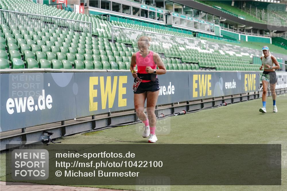 13.09.2026 - 21. swb-Marathon Bremen Michael Burmester http://msf.ph/oto/10422100 13.09.2026 12:59:47 Laufen im Stadion 135, 148, 191, 226, 232, 260, 342, 651, 745, 972, 1080, 1166, 1209, 1368, 1493, 1494, 1516, 1650, 1861, 1931, 1935, 1963, 2088, 2210, 2289, 2293, 2306, 2322, 2343, 2367, 2425, 2481, 2517, 2570, 2577, 2686, 2700, 2771, 2806, 2807, 2827, 2885, 2899, 2906, 2914, 2953, 2961, 2979, 3015, 3021, 3076, 3098, 3105, 3120, 3124, 3145, 3168, 3190, 3233, 3273, 3354, 3435, 3480, 3516, 3531, 3652, 3729, 3774, 3855, 3856, 3861, 3930, 3934, 205 meine-sportfotos.de