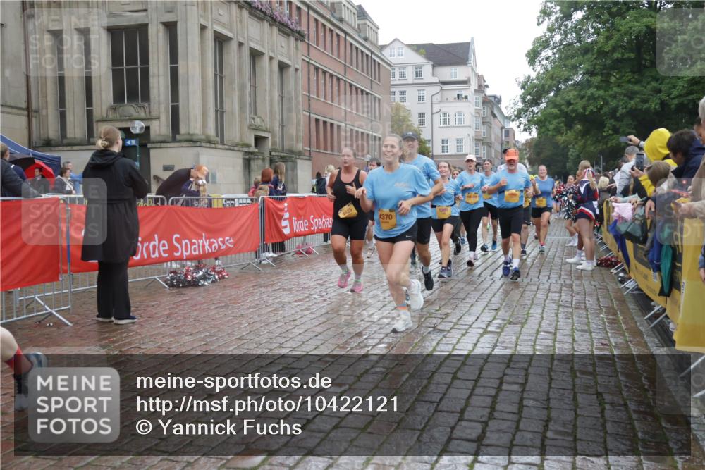 13.09.2026 - Kiel Lauf Yannick Fuchs http://msf.ph/oto/10422121 13.09.2026 10:55:29 Ziel 34, 313, 428, 1841, 2330, 2331, 3105, 3379, 4519, 4594, 5485, 5544, 5572, 5822, 5903, 6753, 6880, 7148, 7568, 7966, 8330, 8765, 8772, 9014, 9858, 10597, 10722, 11946, 12500, 185, 575, 1232, 1459, 1815, 1851, 1973, 2198, 2339, 2357, 2548, 2554, 2738, 2813, 3084, 3429, 3645, 3699, 3903, 4369, 4370, 4403, 4625, 4652, 4665, 4678, 4898, 4902, 5104, 5645, 5834, 6193, 6490, 6498, 6501, 6583, 6800, 6991, 7118, 7450, 7566, 7722, 8121, 8791, 1619 meine-sportfotos.de