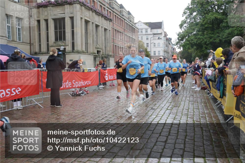 13.09.2026 - Kiel Lauf Yannick Fuchs http://msf.ph/oto/10422123 13.09.2026 10:55:29 Ziel 34, 313, 428, 1841, 2330, 2331, 3105, 3379, 4519, 4594, 5485, 5544, 5572, 5822, 5903, 6753, 6880, 7148, 7568, 7966, 8330, 8765, 8772, 9014, 9858, 10597, 10722, 11946, 12500, 185, 575, 1232, 1459, 1815, 1851, 1973, 2198, 2339, 2357, 2548, 2554, 2738, 2813, 3084, 3429, 3645, 3699, 3903, 4369, 4370, 4403, 4625, 4652, 4665, 4678, 4898, 4902, 5104, 5645, 5834, 6193, 6490, 6498, 6501, 6583, 6800, 6991, 7118, 7450, 7566, 7722, 8121, 8791, 1619 meine-sportfotos.de