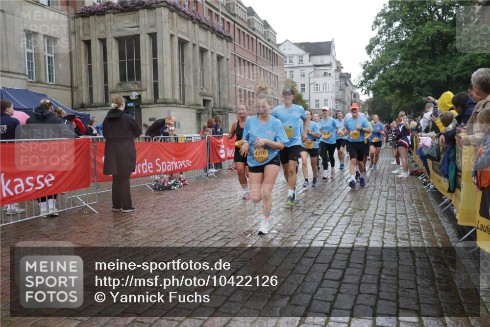 13.09.2026 - Kiel Lauf Yannick Fuchs http://msf.ph/oto/10422126 13.09.2026 10:55:29 Ziel 34, 313, 428, 1841, 2330, 2331, 3105, 3379, 4519, 4594, 5485, 5544, 5572, 5822, 5903, 6753, 6880, 7148, 7568, 7966, 8330, 8765, 8772, 9014, 9858, 10597, 10722, 11946, 12500, 185, 575, 1232, 1459, 1815, 1851, 1973, 2198, 2339, 2357, 2548, 2554, 2738, 2813, 3084, 3429, 3645, 3699, 3903, 4369, 4370, 4403, 4625, 4652, 4665, 4678, 4898, 4902, 5104, 5645, 5834, 6193, 6490, 6498, 6501, 6583, 6800, 6991, 7118, 7450, 7566, 7722, 8121, 8791, 1619 meine-sportfotos.de