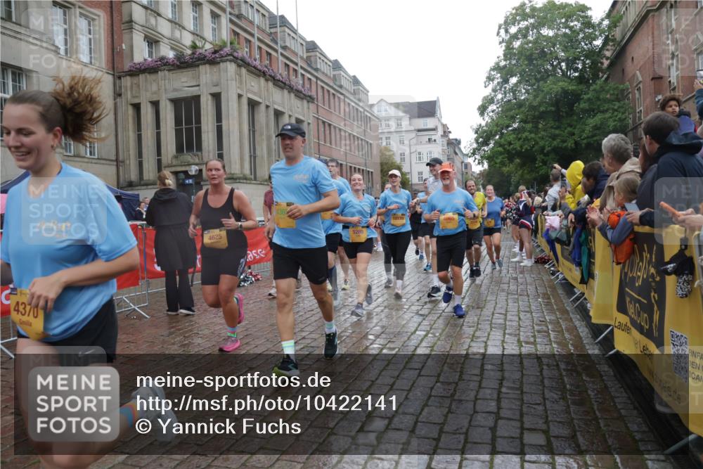 13.09.2026 - Kiel Lauf Yannick Fuchs http://msf.ph/oto/10422141 13.09.2026 10:55:31 Ziel 34, 428, 1841, 1885, 2330, 2331, 3105, 3379, 4519, 4594, 5544, 5572, 5822, 5903, 6753, 6880, 6922, 7148, 7568, 7966, 8330, 8765, 8772, 9014, 9651, 9653, 9858, 10597, 10722, 11621, 11946, 11952, 12500, 185, 313, 575, 1232, 1459, 1815, 1851, 1973, 2198, 2330, 2331, 2339, 2548, 2554, 2738, 2813, 3084, 3429, 3645, 3699, 3903, 4369, 4370, 4403, 4625, 4652, 4665, 4678, 4898, 4902, 5104, 5485, 5645, 5834, 6193, 6490, 6498, 6501, 6583, 6800, 6991, 7118, 7450, 7566, 7722, 8121, 8791 meine-sportfotos.de