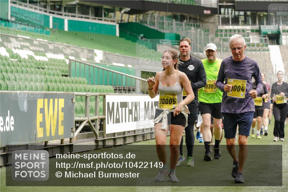 13.09.2026 - 21. swb-Marathon Bremen Michael Burmester http://msf.ph/oto/10422149 13.09.2026 10:45:33 Laufen im Stadion 10137, 10176, 10191, 10192, 10194, 10202, 10242, 10295, 10344, 10430, 10472, 10524, 10568, 10600, 10629, 10651, 10679, 10713, 10979, 10999, 11050, 11081, 11181, 11200, 11233, 11244, 11307, 11309, 11367, 11385, 11408, 11495, 11574, 11629, 11709, 11760, 11808, 11821, 11932, 11943, 12057, 12089, 12151, 12153, 12177, 12178, 12211, 12224, 12226, 12285, 12311, 12321, 12334, 12374, 12462, 12539, 10148, 10303, 10330, 10361, 10362 meine-sportfotos.de