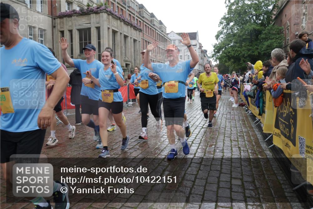 13.09.2026 - Kiel Lauf Yannick Fuchs http://msf.ph/oto/10422151 13.09.2026 10:55:32 Ziel 34, 428, 1841, 1885, 3105, 3379, 3539, 4519, 4594, 5544, 5572, 5822, 5903, 6753, 6880, 6922, 7148, 7568, 7966, 8330, 8765, 8772, 9014, 9651, 9653, 9858, 10597, 10722, 11621, 11946, 11952, 12500, 185, 313, 575, 1232, 1459, 1815, 1851, 1973, 2198, 2330, 2331, 2339, 2548, 2554, 2738, 2813, 3084, 3379, 3429, 3645, 3699, 3903, 4369, 4403, 4625, 4652, 4665, 4678, 4898, 4902, 5104, 5485, 5645, 5834, 6193, 6490, 6498, 6501, 6583, 6800, 6991, 7118, 7450, 7566, 7722, 8121, 8791, 9858 meine-sportfotos.de