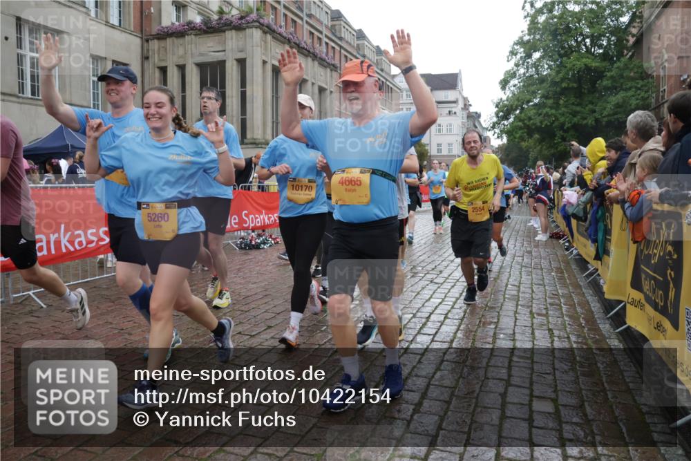 13.09.2026 - Kiel Lauf Yannick Fuchs http://msf.ph/oto/10422154 13.09.2026 10:55:32 Ziel 34, 428, 1841, 1885, 3105, 3379, 3539, 4519, 4594, 5544, 5572, 5822, 5903, 6753, 6880, 6922, 7148, 7568, 7966, 8330, 8765, 8772, 9014, 9651, 9653, 9858, 10597, 10722, 11621, 11946, 11952, 12500, 185, 313, 575, 1232, 1459, 1815, 1851, 1973, 2198, 2330, 2331, 2339, 2548, 2554, 2738, 2813, 3084, 3379, 3429, 3645, 3699, 3903, 4369, 4403, 4625, 4652, 4665, 4678, 4898, 4902, 5104, 5485, 5645, 5834, 6193, 6490, 6498, 6501, 6583, 6800, 6991, 7118, 7450, 7566, 7722, 8121, 8791, 9858 meine-sportfotos.de