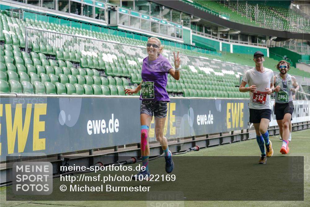 13.09.2026 - 21. swb-Marathon Bremen Michael Burmester http://msf.ph/oto/10422169 13.09.2026 12:59:50 Laufen im Stadion 135, 148, 191, 226, 232, 260, 342, 651, 745, 972, 1080, 1166, 1209, 1368, 1493, 1494, 1516, 1650, 1861, 1931, 1935, 1963, 2088, 2210, 2289, 2293, 2306, 2322, 2367, 2427, 2481, 2517, 2570, 2577, 2686, 2700, 2771, 2806, 2807, 2827, 2885, 2899, 2906, 2914, 2953, 2961, 2979, 3015, 3021, 3076, 3098, 3105, 3120, 3124, 3145, 3168, 3190, 3233, 3273, 3354, 3435, 3480, 3516, 3531, 3652, 3729, 3774, 3855, 3856, 3861, 3930, 3934, 205 meine-sportfotos.de