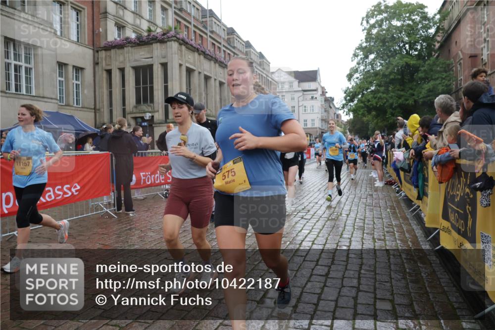 13.09.2026 - Kiel Lauf Yannick Fuchs http://msf.ph/oto/10422187 13.09.2026 10:55:34 Ziel 34, 1841, 1885, 2190, 2208, 3105, 3539, 4519, 4594, 5544, 5572, 5822, 5903, 6753, 6880, 6922, 7148, 7568, 7966, 8330, 8765, 8772, 9014, 9651, 9653, 10597, 10722, 11621, 11946, 11952, 12500, 185, 313, 428, 575, 1232, 1459, 1815, 1841, 1851, 1973, 2198, 2330, 2331, 2339, 2548, 2554, 2738, 2813, 3084, 3379, 3429, 3645, 3699, 3903, 4403, 4678, 4898, 5104, 5485, 5645, 5834, 6193, 6490, 6498, 6501, 6583, 6800, 6991, 7118, 7450, 7566, 7722, 8121, 8791, 9858, 2548 meine-sportfotos.de
