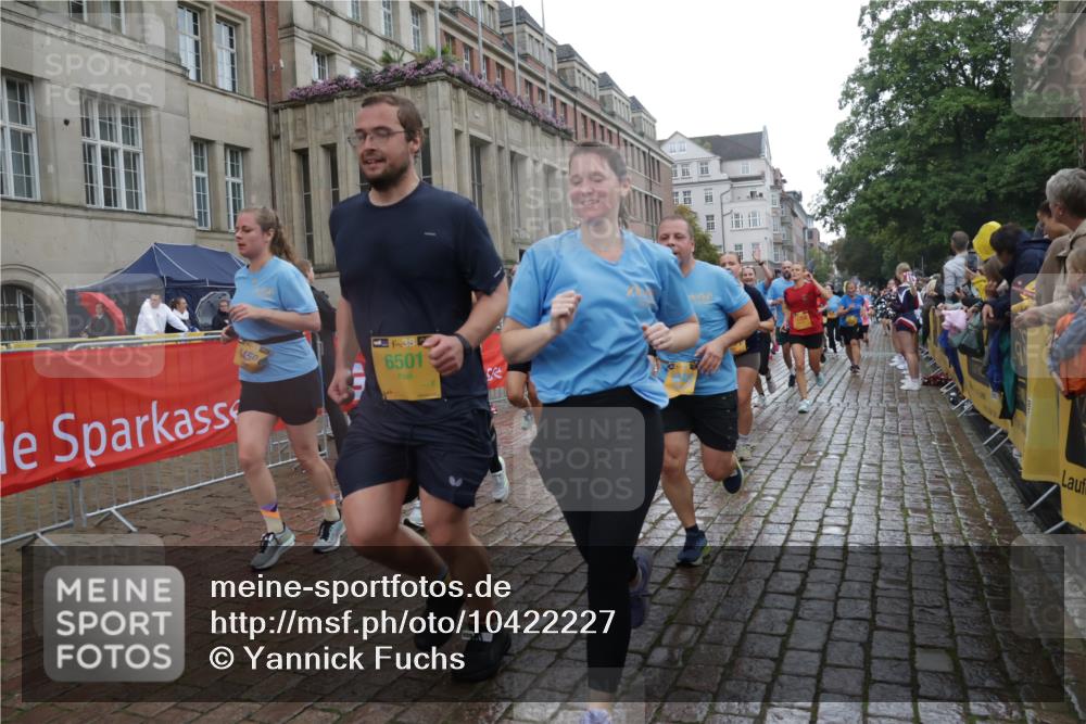 13.09.2026 - Kiel Lauf Yannick Fuchs http://msf.ph/oto/10422227 13.09.2026 10:55:42 Ziel 280, 566, 1264, 1673, 1885, 1929, 2190, 2208, 2589, 3105, 3297, 3539, 4519, 4594, 4747, 5822, 6753, 6922, 7988, 8330, 8346, 8631, 8632, 8722, 9014, 9651, 9653, 11036, 11621, 11952, 12499, 34, 185, 313, 428, 1459, 1841, 1851, 2330, 2331, 2738, 3379, 3429, 3645, 3903, 4403, 4519, 4678, 4898, 5104, 5485, 5544, 5572, 5645, 5822, 5834, 5903, 6490, 6498, 6501, 6800, 6880, 6991, 7118, 7148, 7450, 7566, 7568, 7966, 8765, 8772, 8791, 9014, 9858, 10597, 10722, 11946, 12500, 2548 meine-sportfotos.de