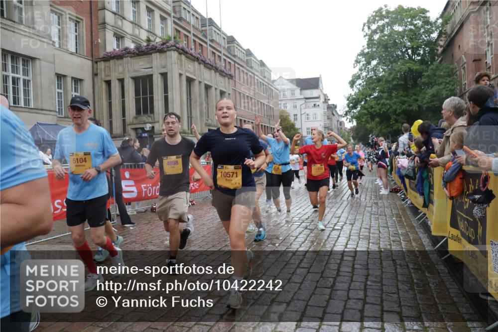 13.09.2026 - Kiel Lauf Yannick Fuchs http://msf.ph/oto/10422242 13.09.2026 10:55:43 Ziel 280, 566, 1264, 1673, 1885, 1929, 2190, 2208, 2589, 3105, 3297, 3539, 4594, 4747, 5034, 6753, 6922, 7988, 8330, 8346, 8631, 8632, 8722, 9651, 9653, 11036, 11196, 11621, 11952, 12327, 12499, 34, 185, 313, 428, 1459, 1841, 1851, 2330, 2331, 2738, 3105, 3379, 3429, 3645, 3903, 4403, 4519, 4678, 4898, 5104, 5485, 5544, 5572, 5645, 5822, 5834, 5903, 6490, 6800, 6880, 6991, 7118, 7148, 7450, 7566, 7568, 7966, 8765, 8772, 8791, 9014, 9858, 10597, 10722, 11946, 12500, 2548 meine-sportfotos.de